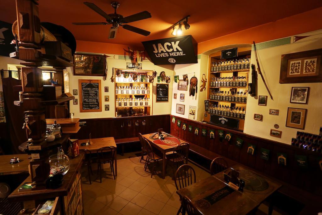 Pension Alfa & Whisky Pub Tabor Bagian luar foto